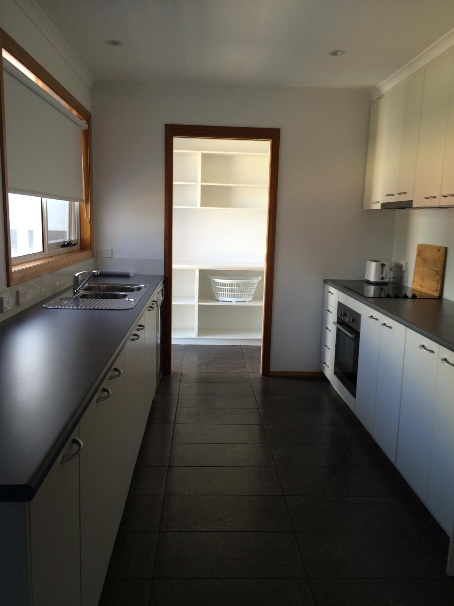 Penguin Beachfront Apartments Екстер'єр фото