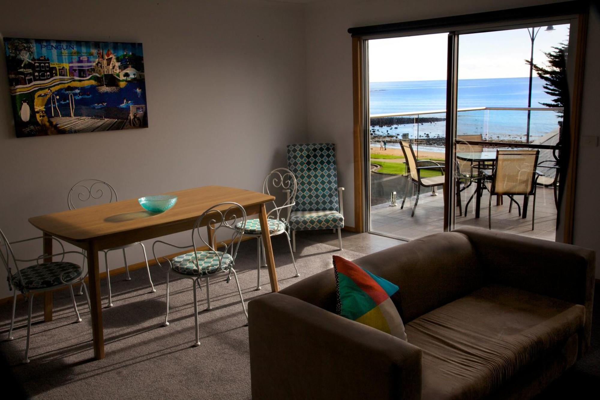 Penguin Beachfront Apartments Номер фото