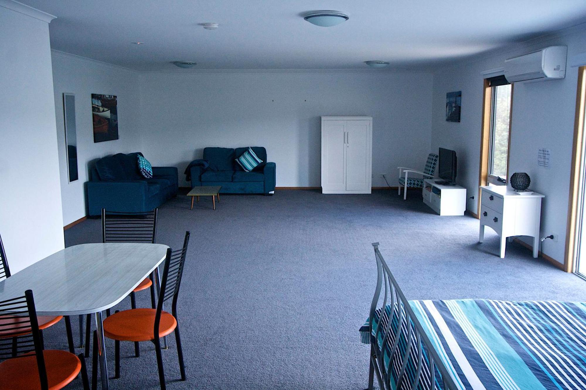 Penguin Beachfront Apartments Номер фото