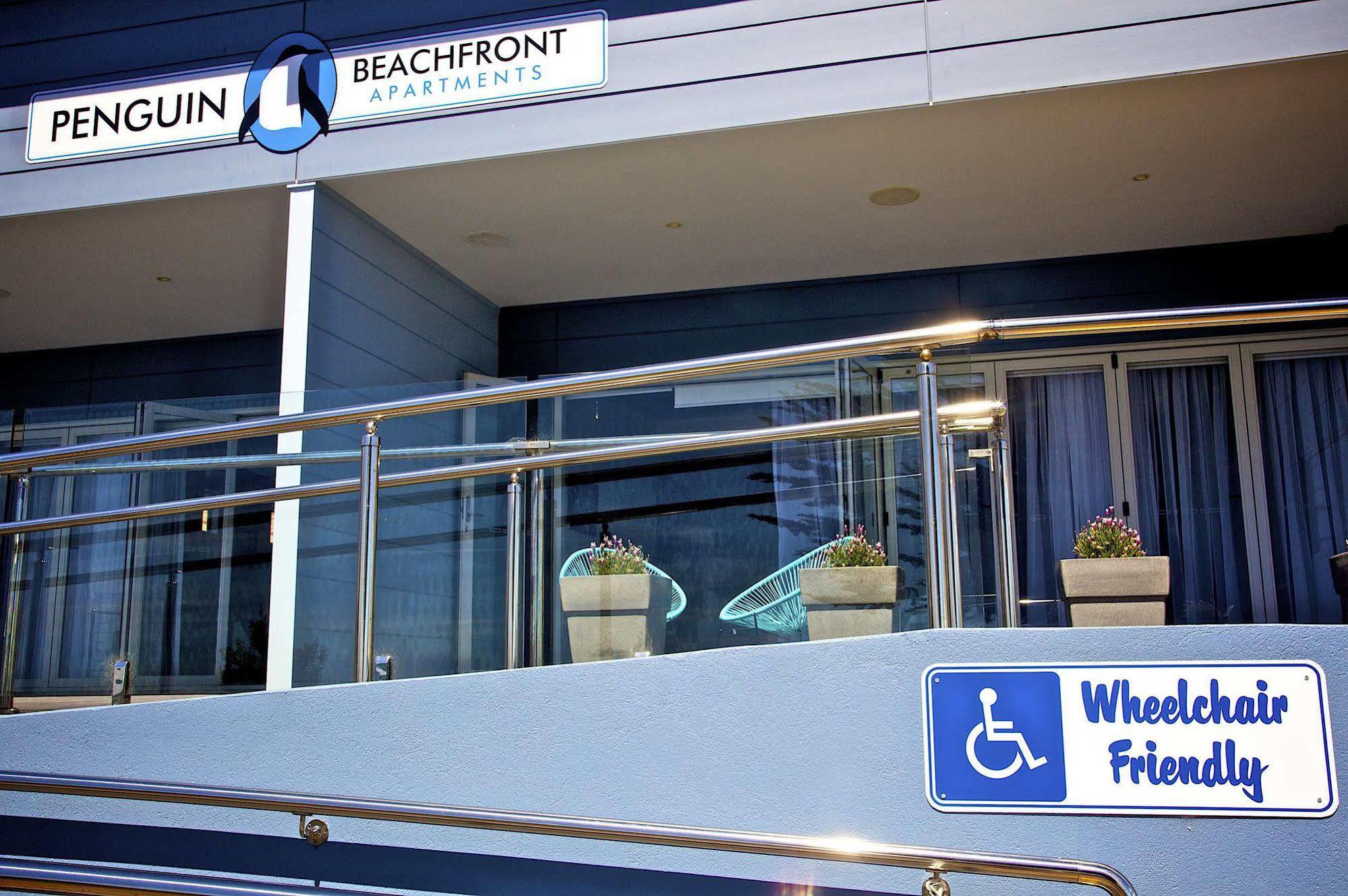 Penguin Beachfront Apartments Екстер'єр фото